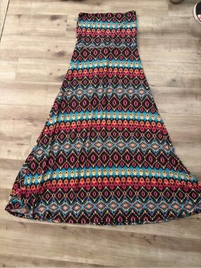 Mudd Strapless Maxi Dress in Black with Teal & Pink